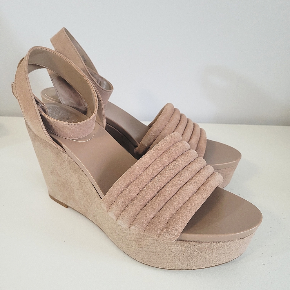 VINCE CAMUTO Varelnta Cream Suede Wedge Sandal - Picture 13 of 13